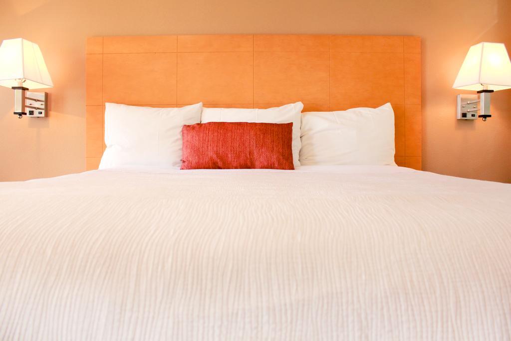 Travelodge By Wyndham Vallejo Buitenkant foto
