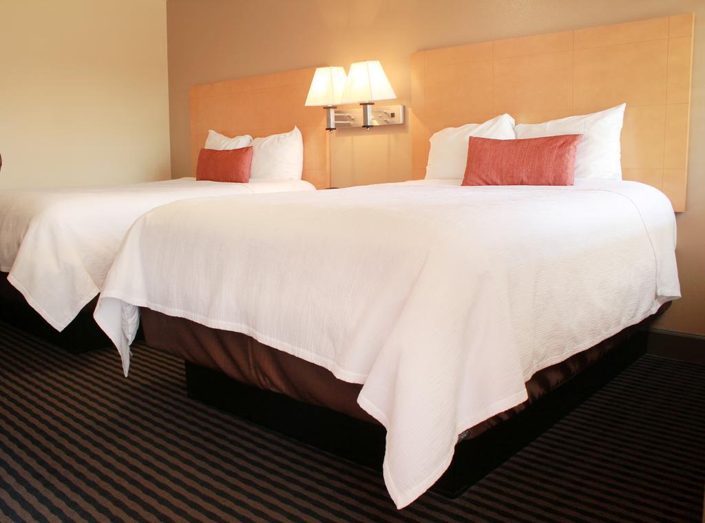 Travelodge By Wyndham Vallejo Buitenkant foto