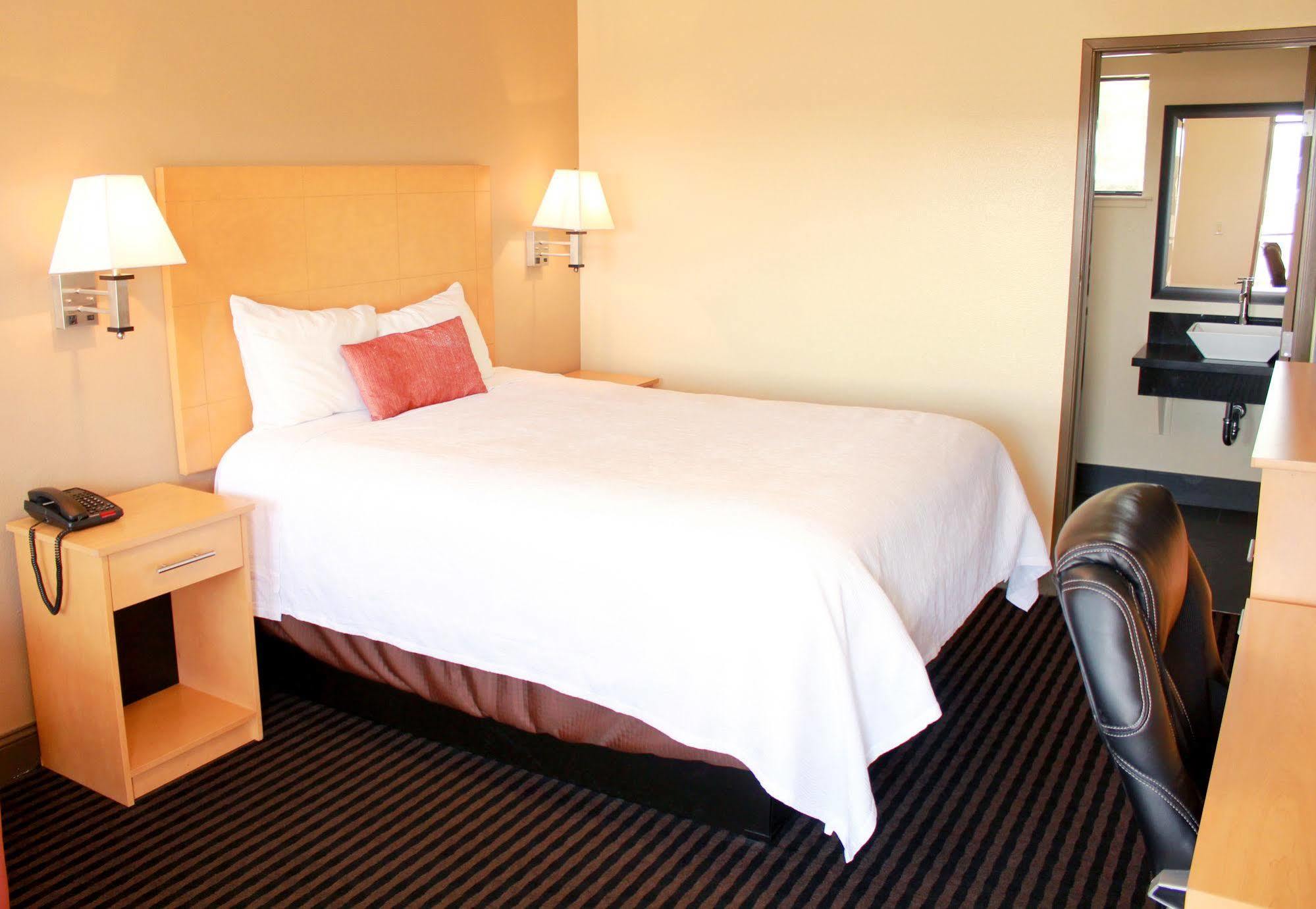 Travelodge By Wyndham Vallejo Buitenkant foto