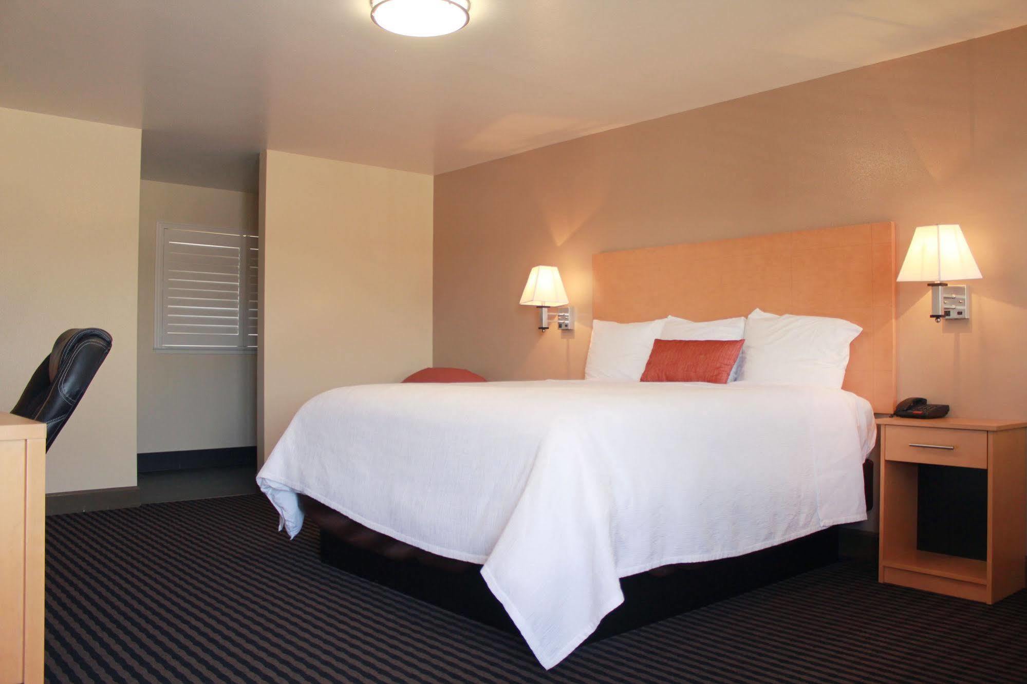 Travelodge By Wyndham Vallejo Buitenkant foto