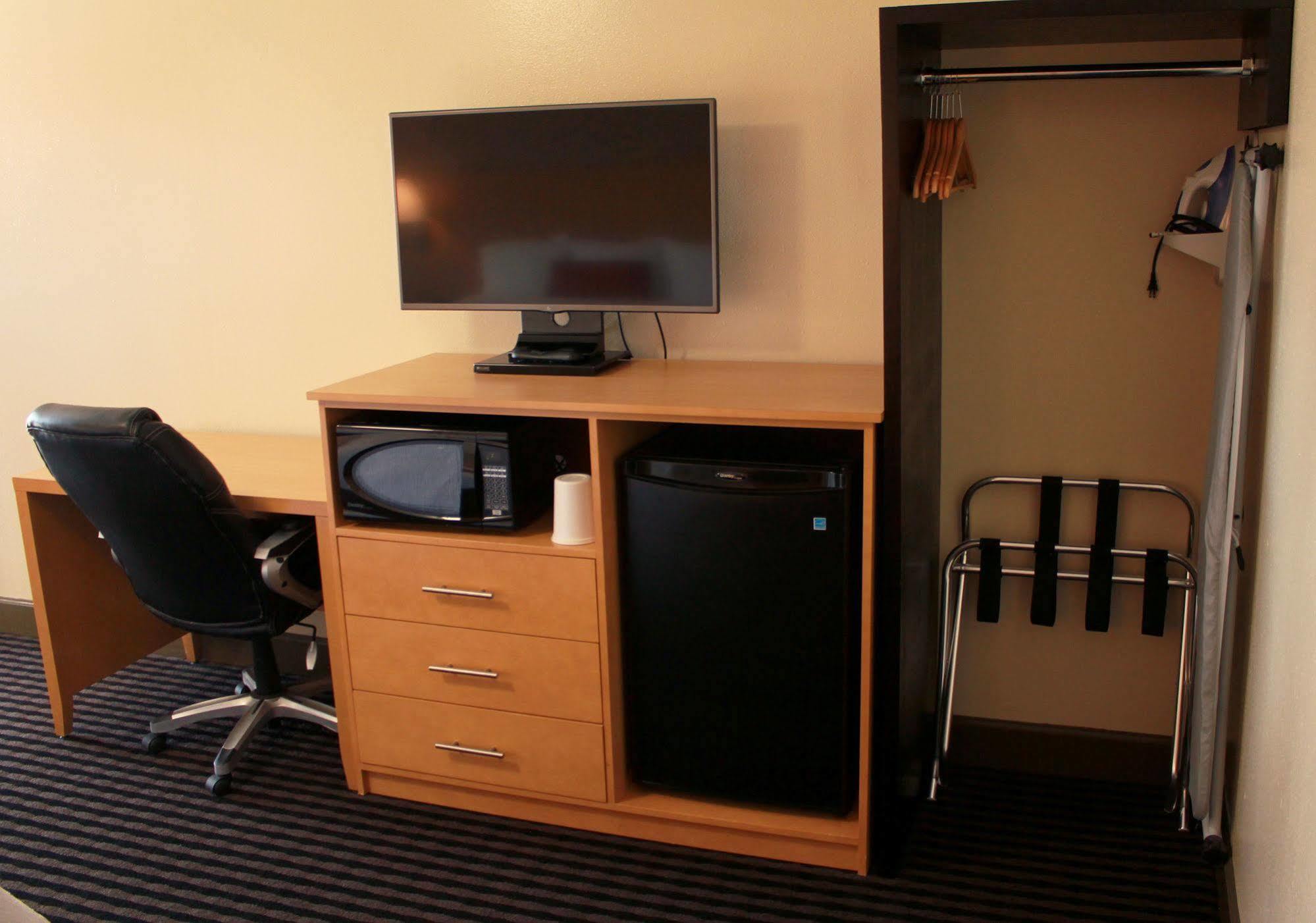 Travelodge By Wyndham Vallejo Buitenkant foto